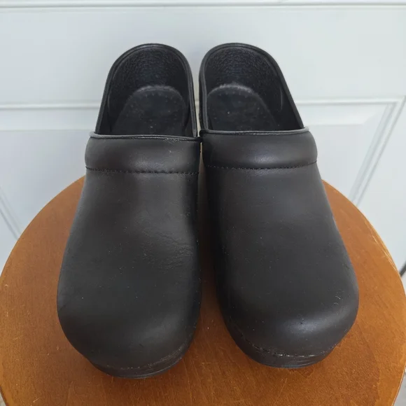 Dansko Professional Black Leather Clogd - Picture 2 of 8